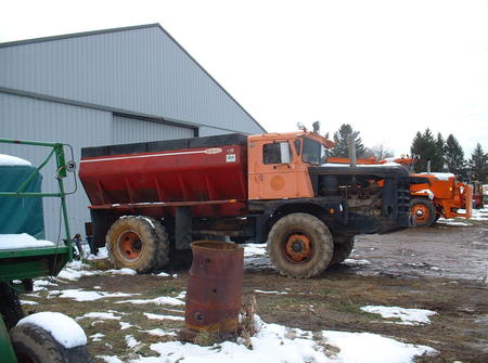 http://www.badgoat.net/Old Snow Plow Equipment/Trucks/Walter 100 Traction/Tom Albrecht's Collection/GW450H335-11.jpg